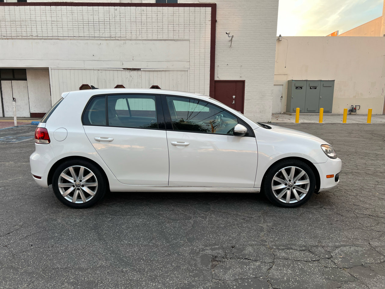 Used 2011 Volkswagen Golf TDI image 6