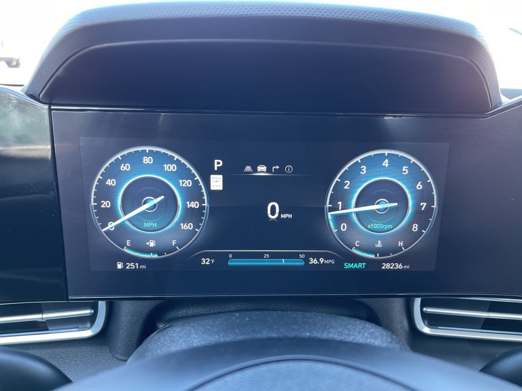 Used 2024 Hyundai Elantra SEL image 9