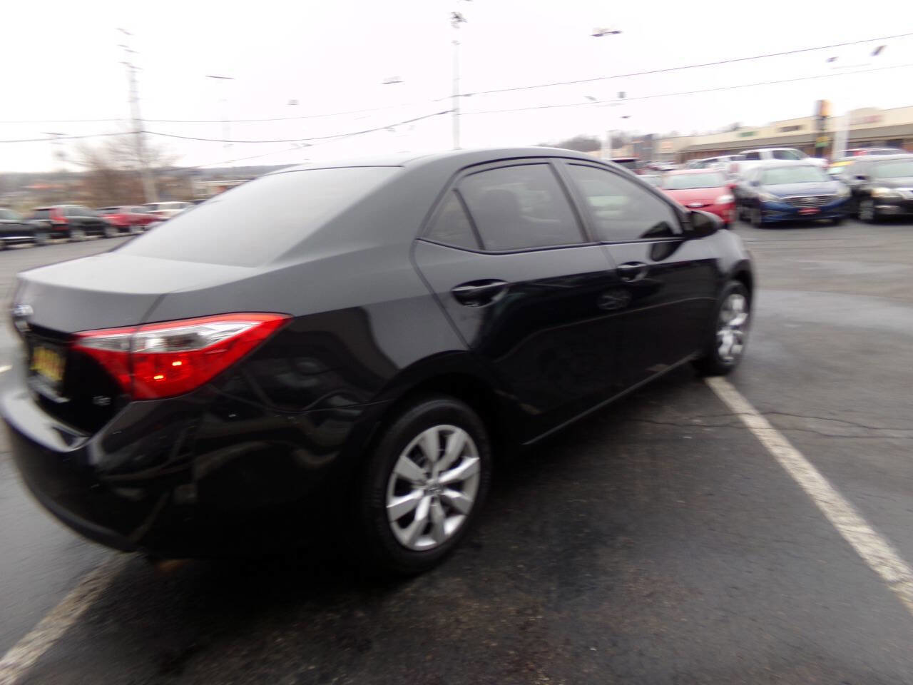 Used 2015 Toyota Corolla LE FWD image 40
