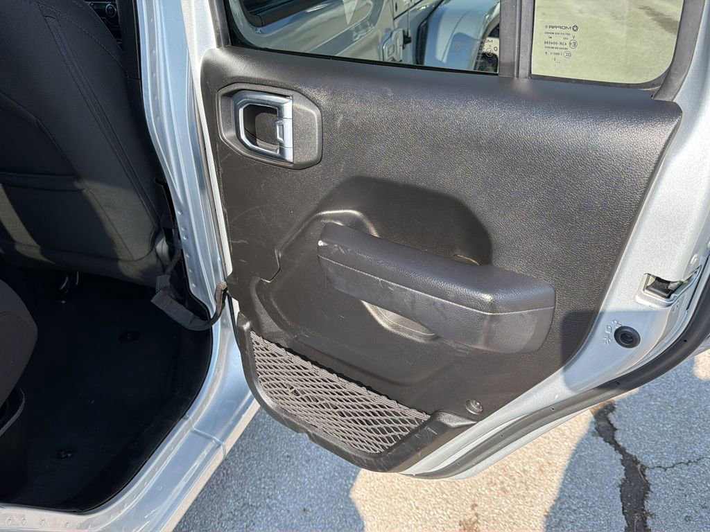 Used 2023 Jeep Gladiator Sport image 12