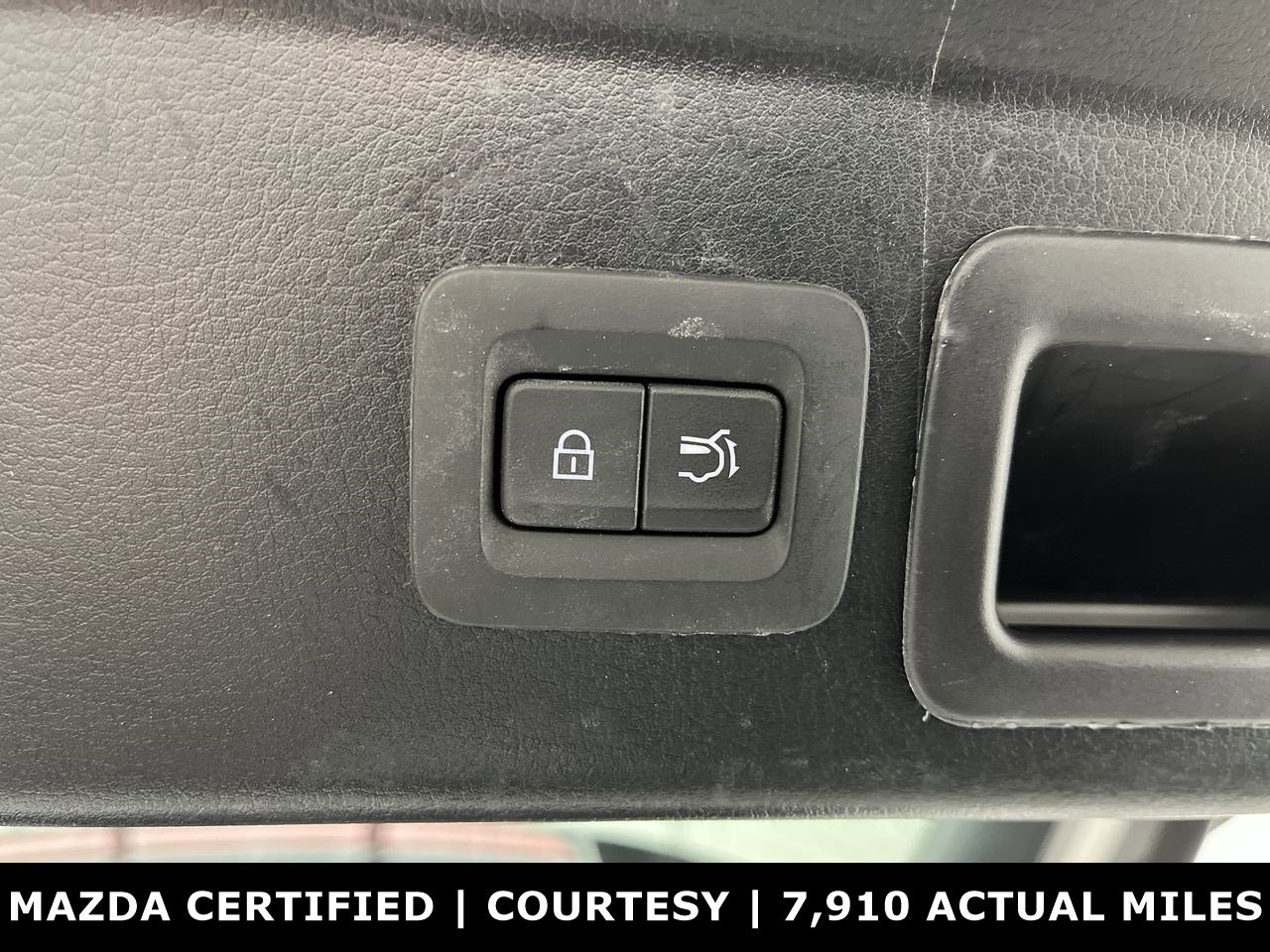 Certified 2025 MAZDA CX-30 AWD 2.5 S w/ Premium Package image 31