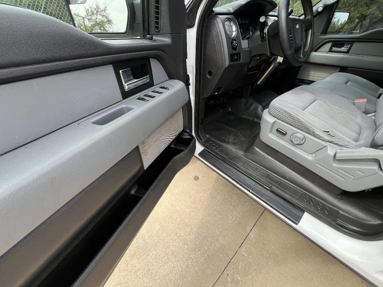 Used 2013 Ford F150 XLT w/ Trailer Tow Pkg image 44