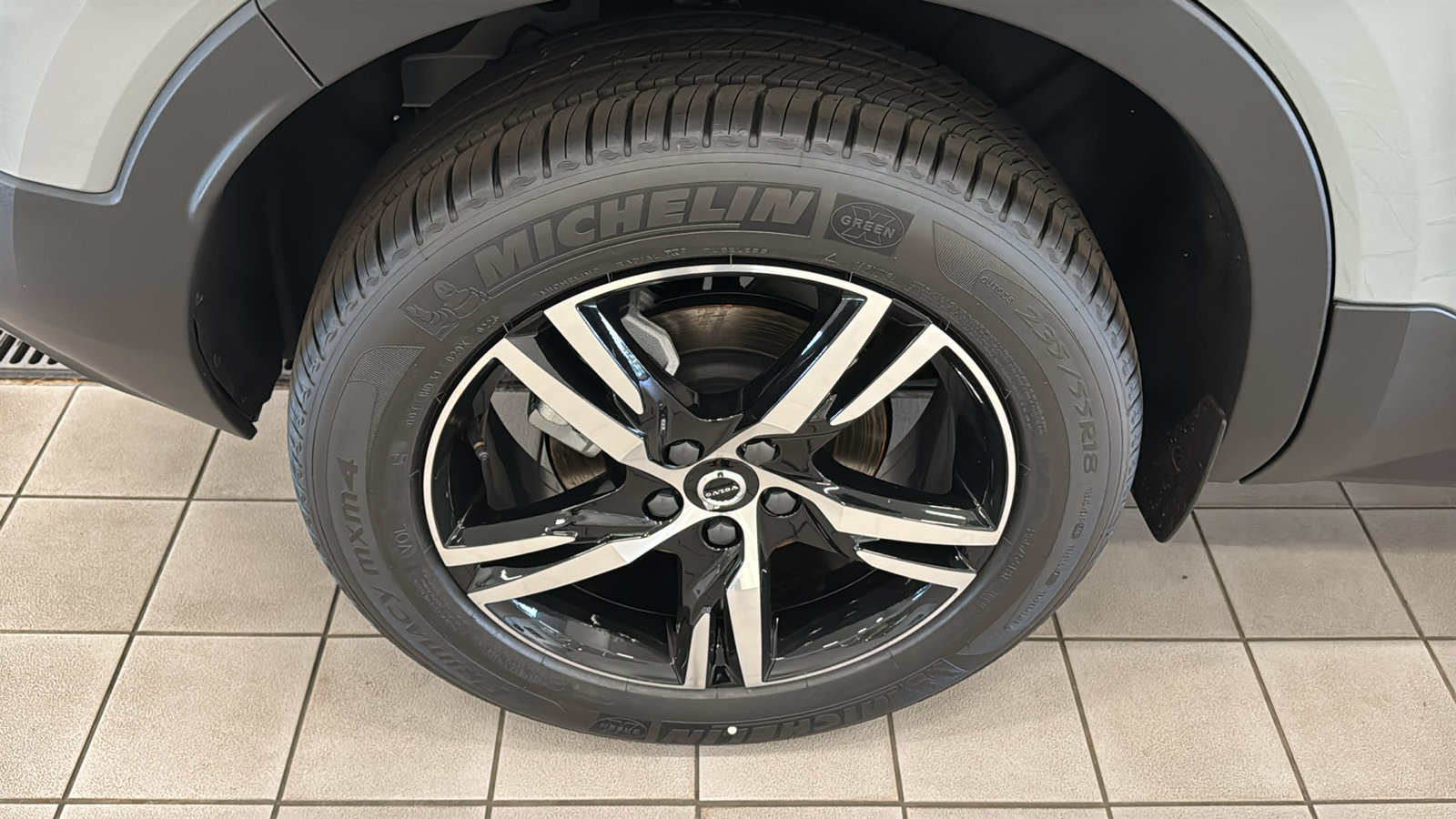 New 2026 Volvo XC40 B5 Core w/ Protection Package Premier AWD/4WD image 31