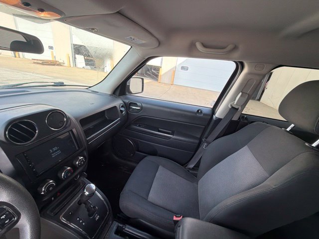 Used 2015 Jeep Patriot Sport w/ Power Value Group FWD image 27