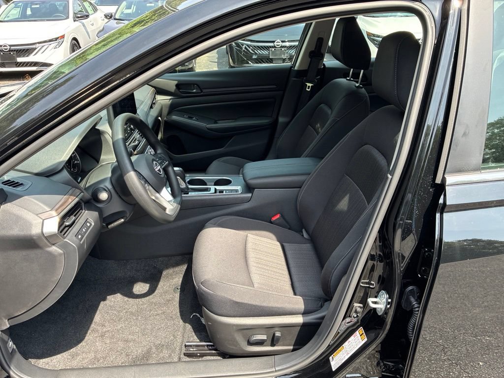 New 2026 Nissan Altima 2.5 SV w/ SV Special Edition Package AWD/4WD image 14