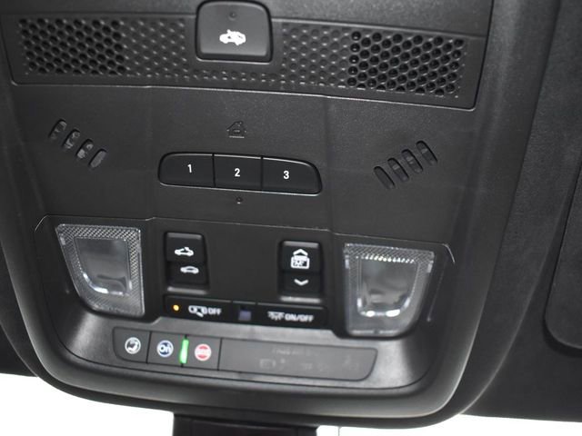 Used 2023 Cadillac XT6 Sport w/ LPO, ONYX Package image 31