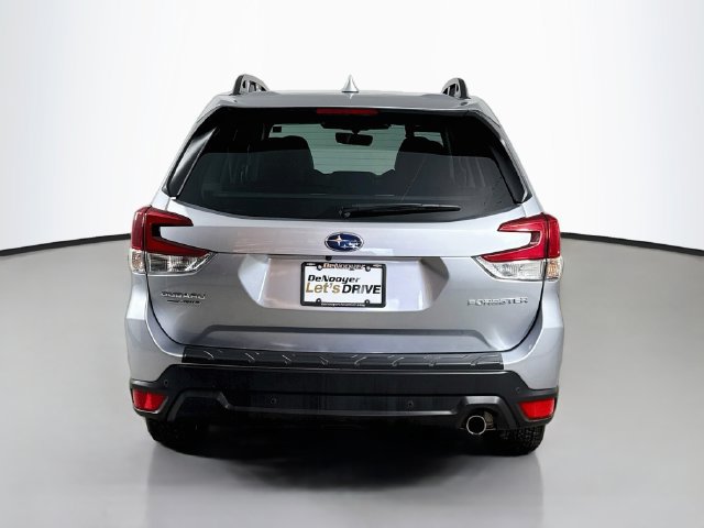 Used 2023 Subaru Forester Limited AWD/4WD image 9