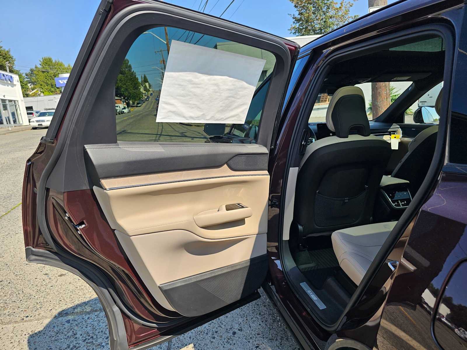 New 2026 Volvo EX90 Plus AWD/4WD image 18