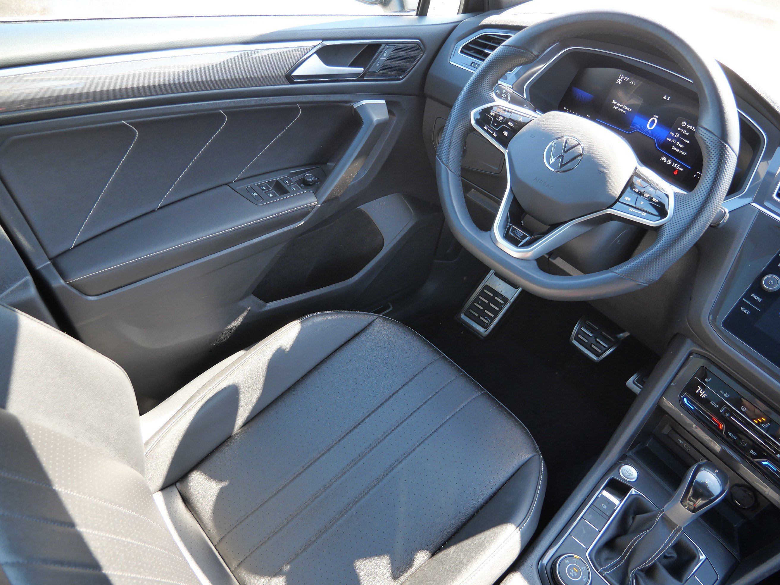 Certified 2023 Volkswagen Tiguan SE R-Line image 9