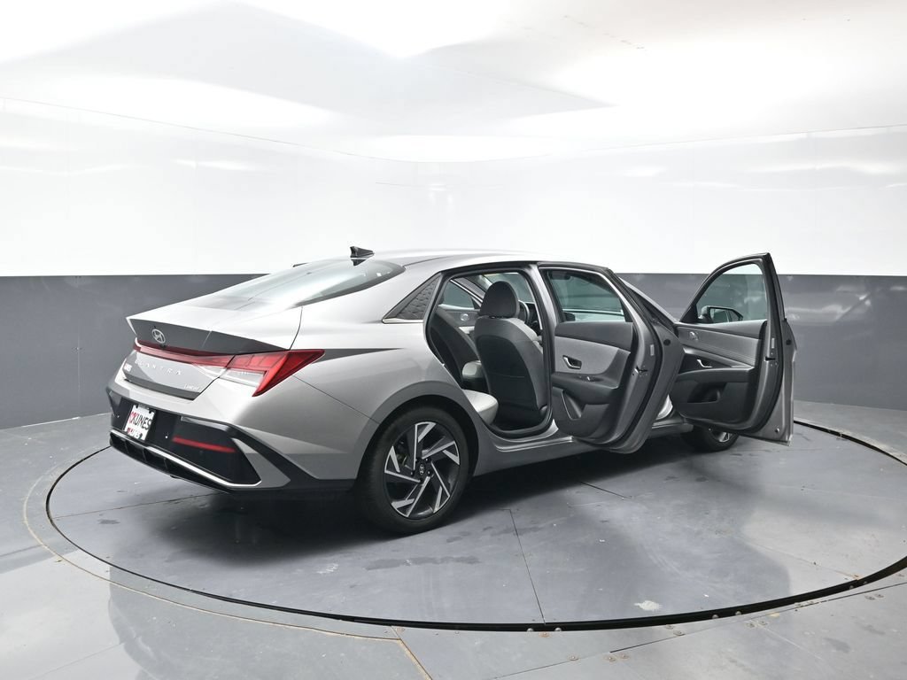 Used 2024 Hyundai Elantra Limited FWD image 59