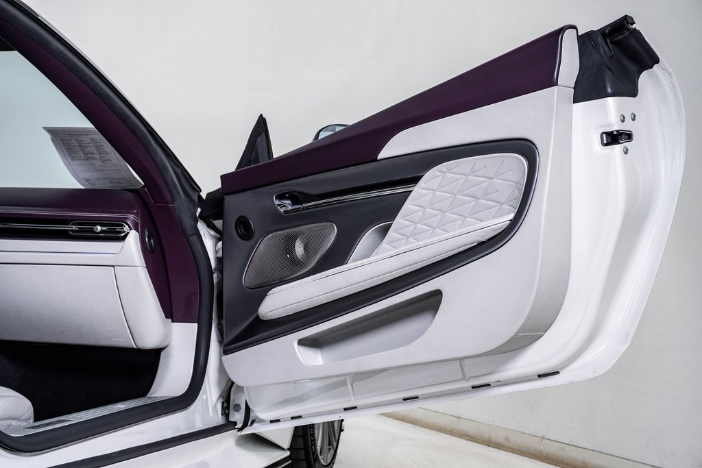 Used 2024 Aston Martin DB12 Coupe image 19