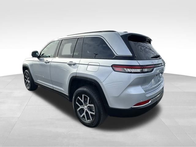 Used 2024 Jeep Grand Cherokee Limited image 5