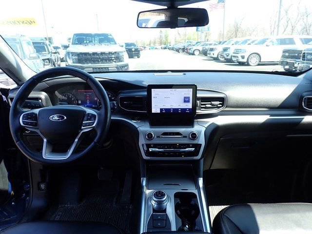 Used 2021 Ford Explorer XLT w/ Equipment Group 202A image 13