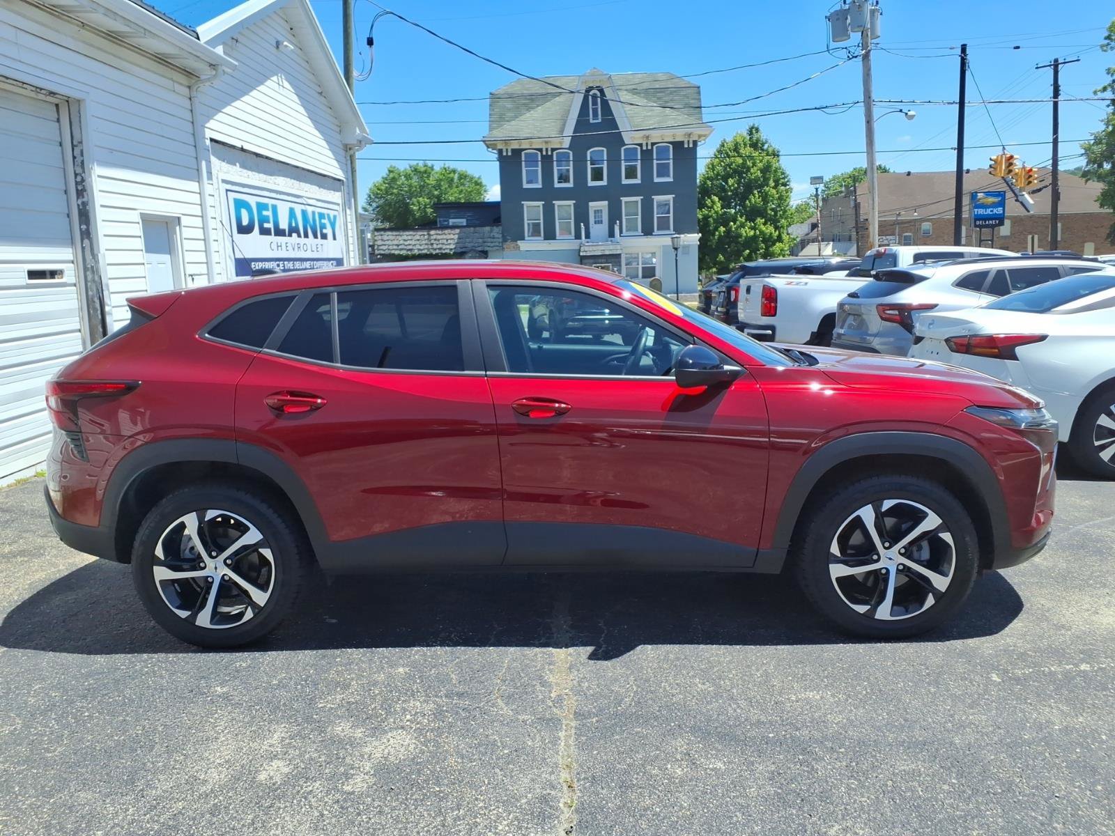 Certified 2025 Chevrolet Trax RS w/ Driver Confidence Package FWD image 4