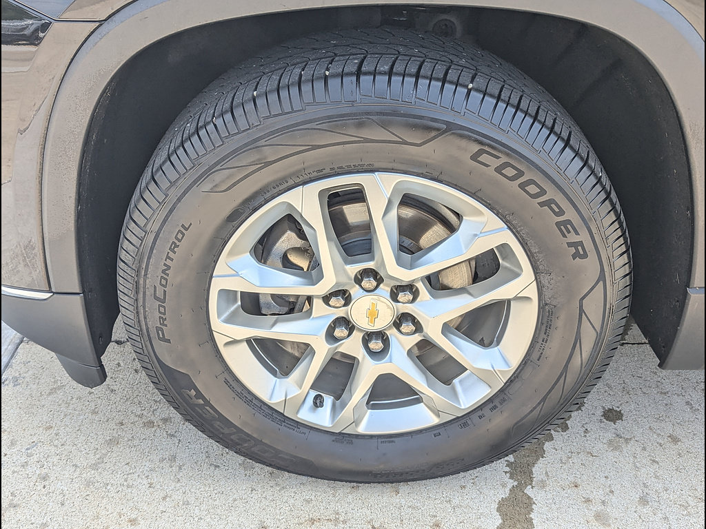 Used 2019 Chevrolet Traverse LT w/ LPO, Floor Liner Package AWD/4WD image 14