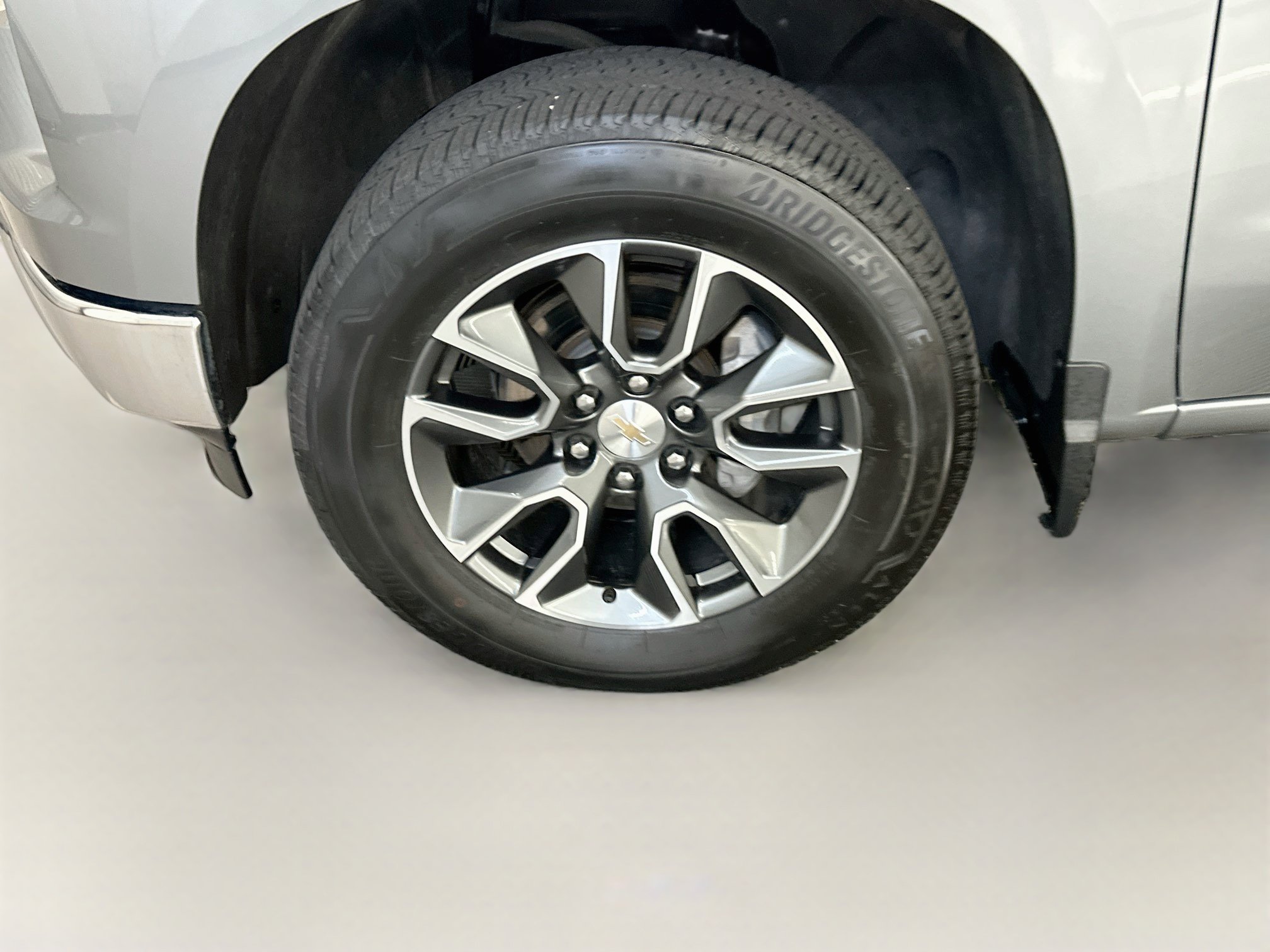 Used 2024 Chevrolet Silverado 1500 LT AWD/4WD image 11