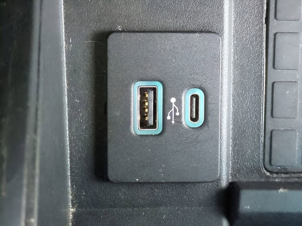 Used 2021 Ford Expedition XLT image 23