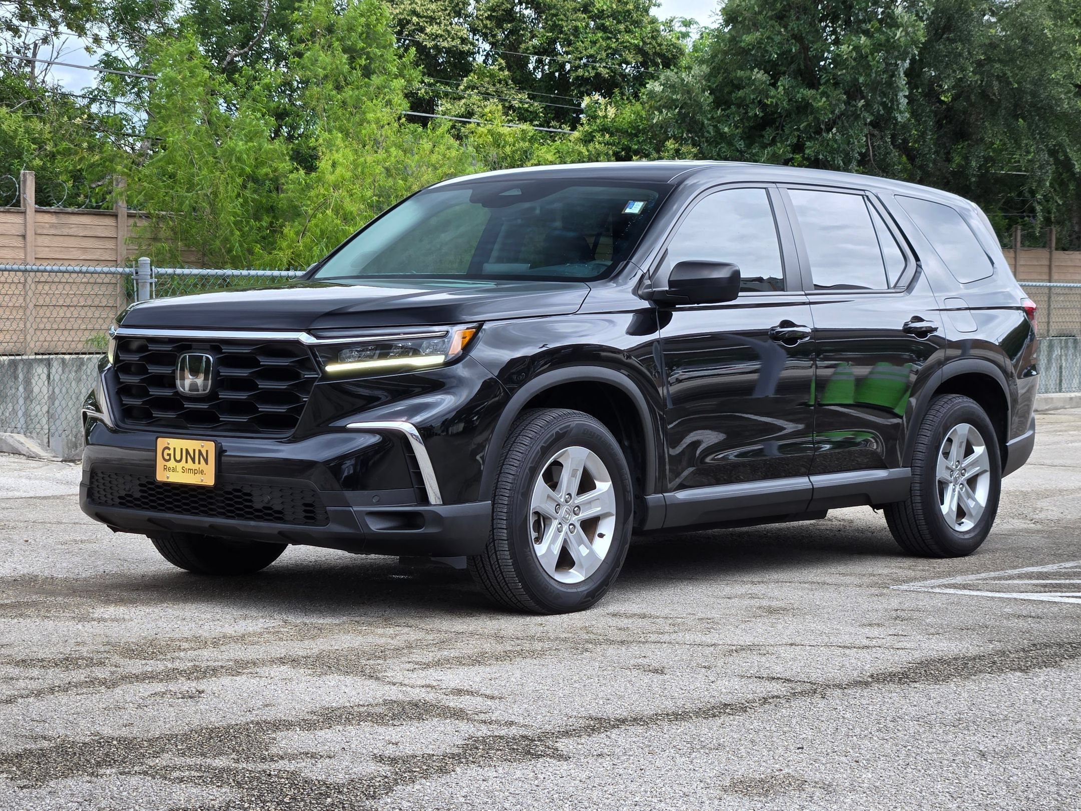 Used 2023 Honda Pilot LX image 8