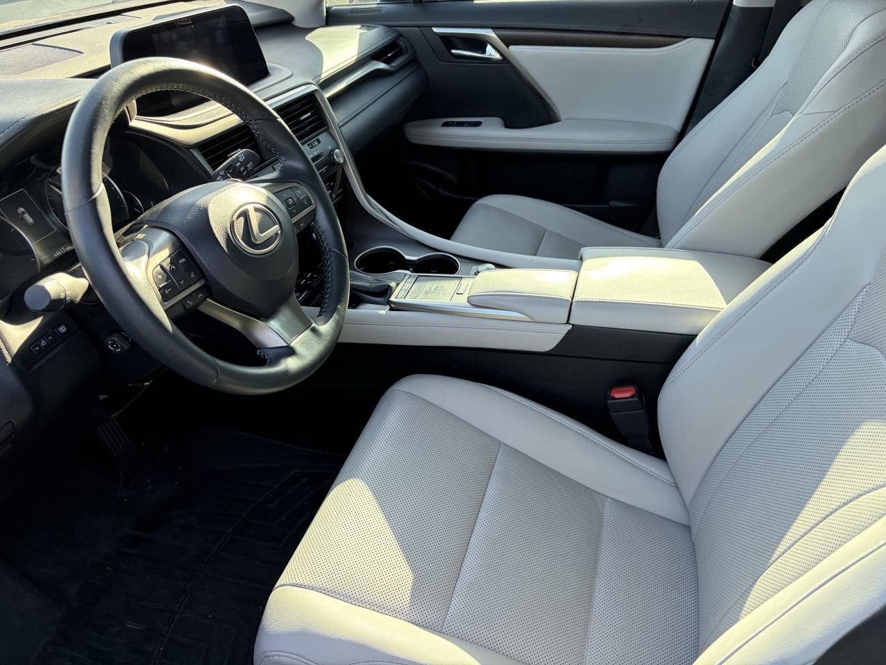 Used 2022 Lexus RX 350 FWD w/ Premium Package image 7