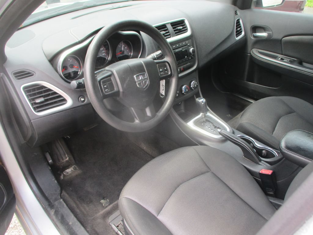 Used 2012 Dodge Avenger SE FWD image 12