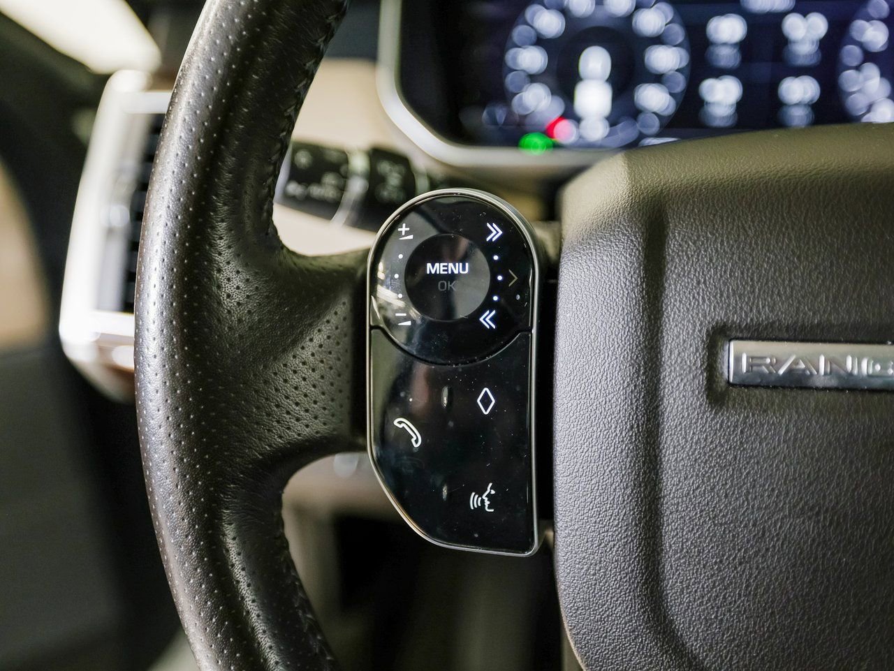 Used 2020 Land Rover Range Rover Sport HSE image 17