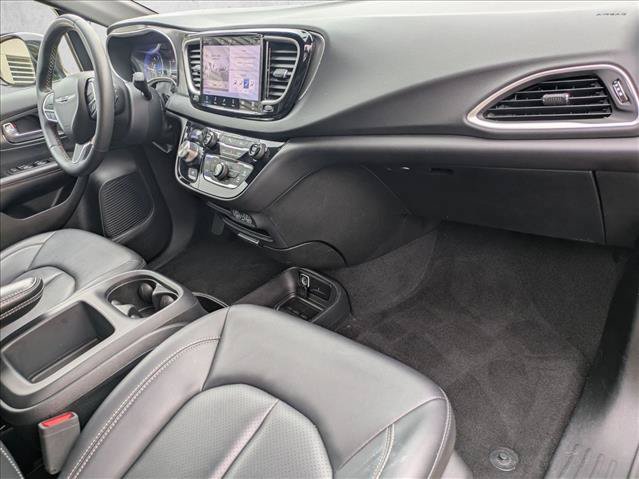 Used 2025 Chrysler Pacifica Select FWD image 21