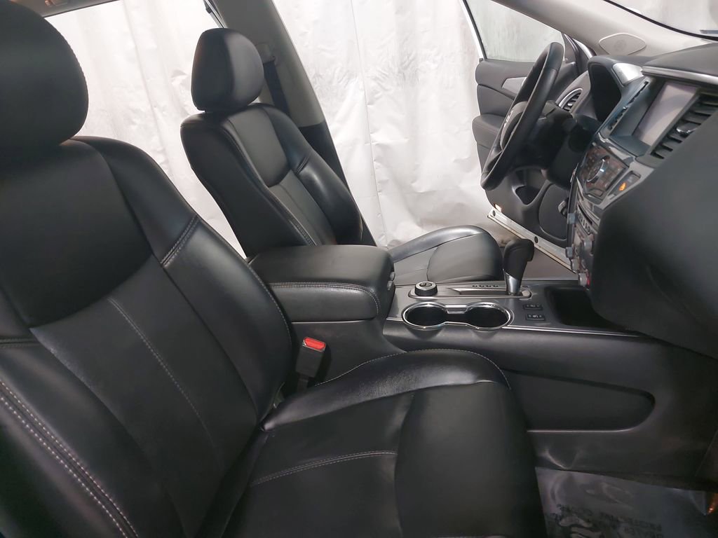 Used 2019 Nissan Pathfinder SL image 10