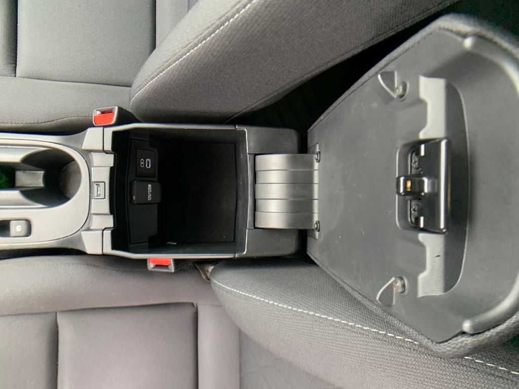 Used 2023 Toyota Corolla LE image 28