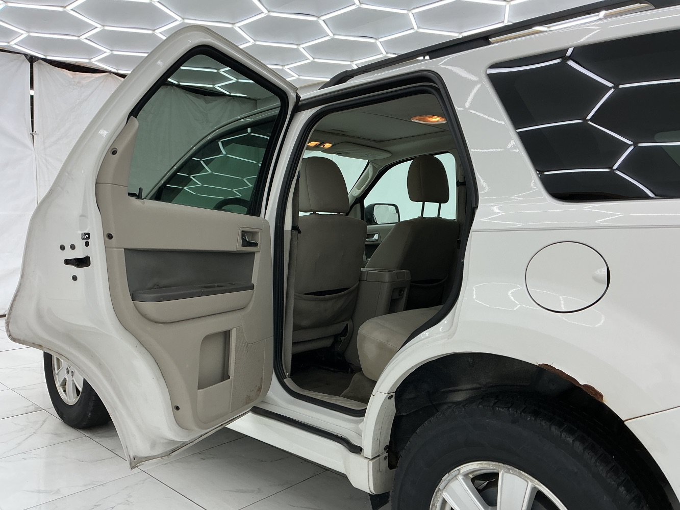 Used 2010 Mercury Mariner 2WD image 11