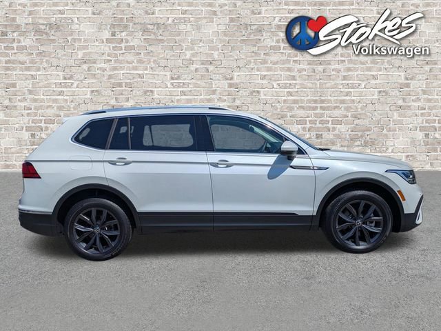 Certified 2023 Volkswagen Tiguan SE image 3