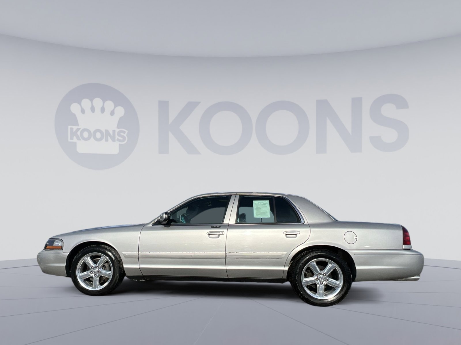 Used 2004 Mercury Marauder image 2