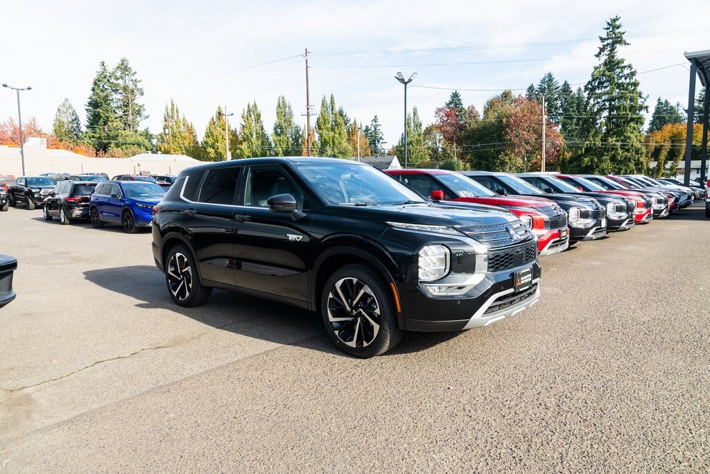 New 2025 Mitsubishi Outlander SE image 26