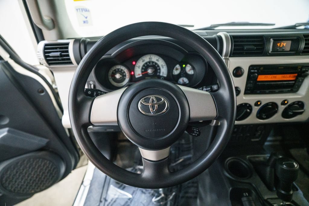 Used 2010 Toyota FJ Cruiser 4WD image 21