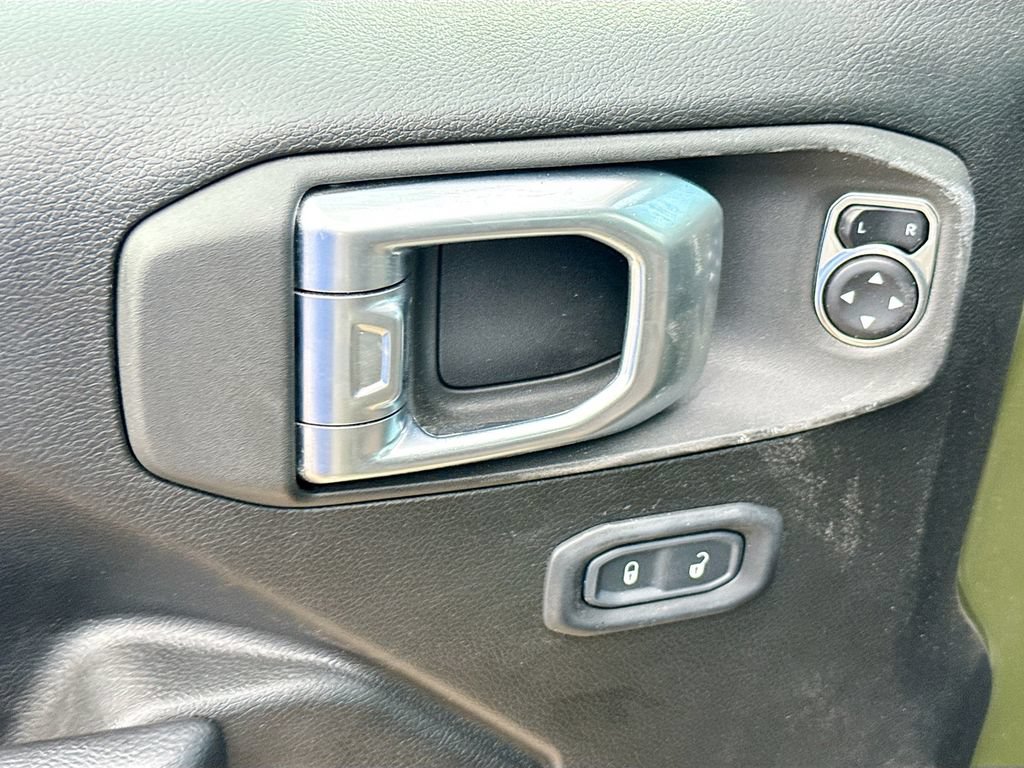 Used 2023 Jeep Wrangler Unlimited w/ Cold Weather Group AWD/4WD image 19