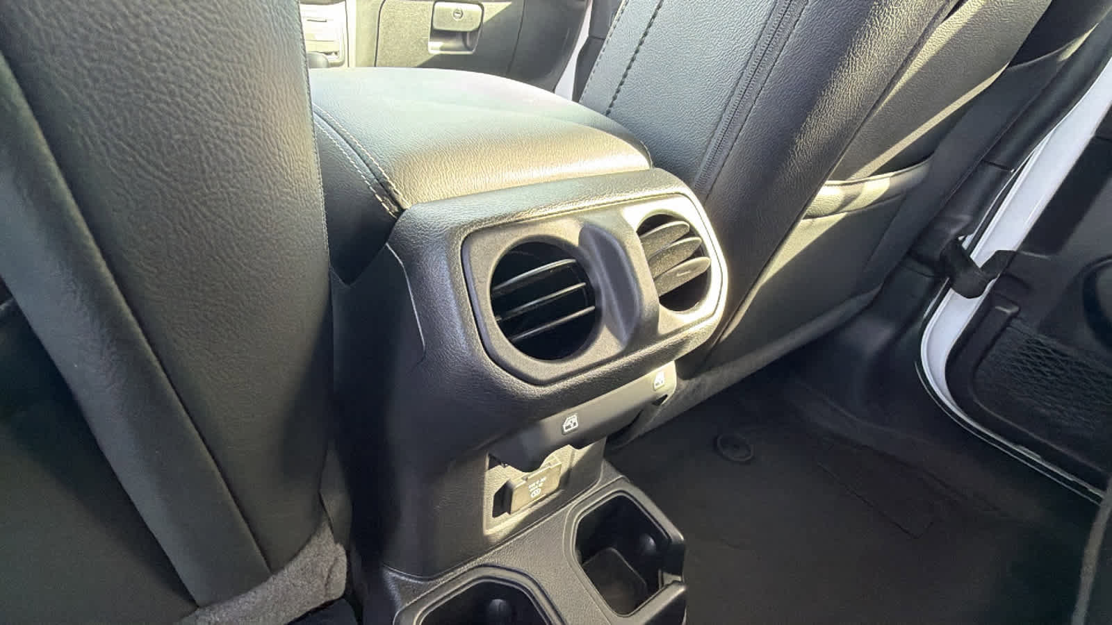 Used 2022 Jeep Gladiator Overland w/ Popular Equipment Package image 25