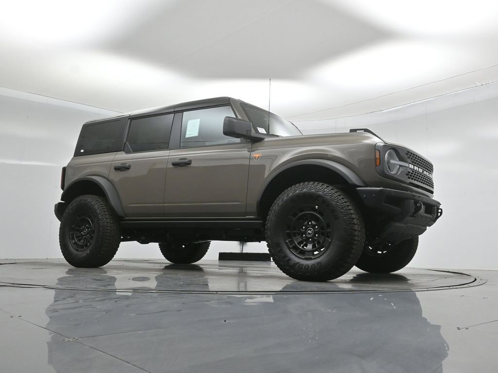 New 2026 Ford Bronco Badlands image 3