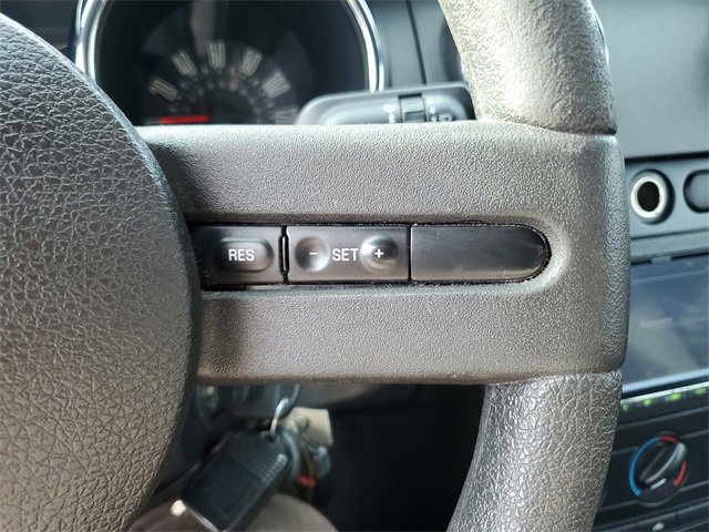 Used 2005 Ford Mustang Deluxe image 12