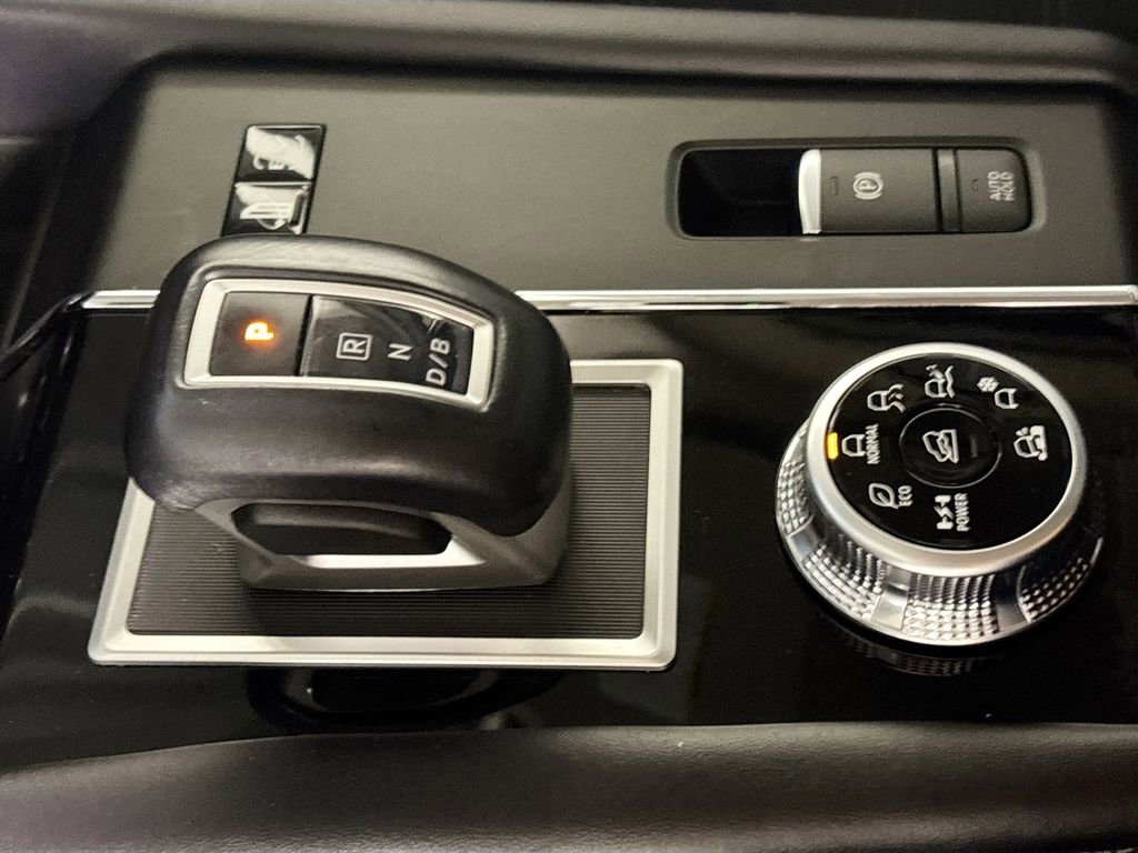 Used 2024 Mitsubishi Outlander SE image 18