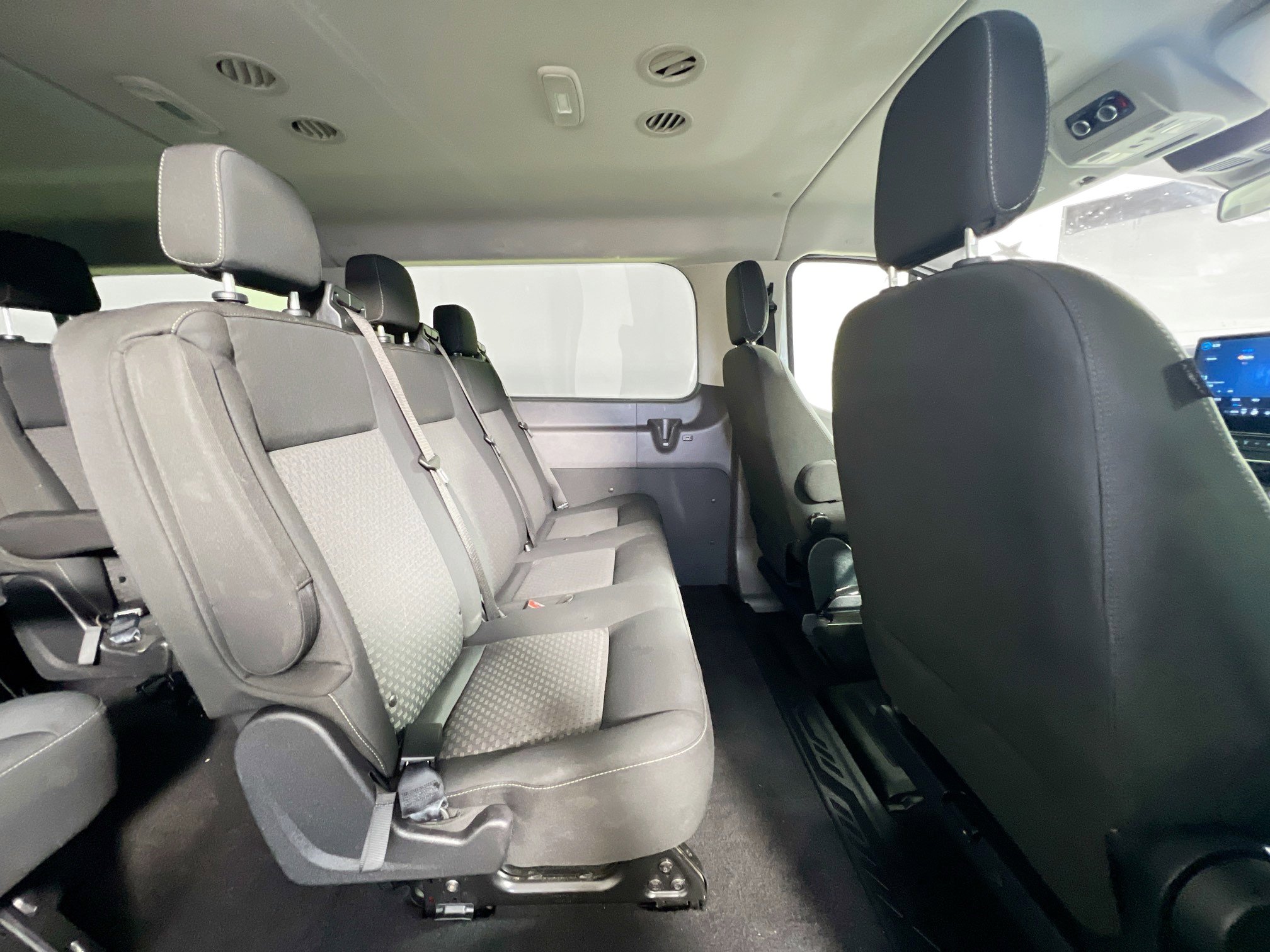 Used 2023 Ford Transit 350 XLT image 27