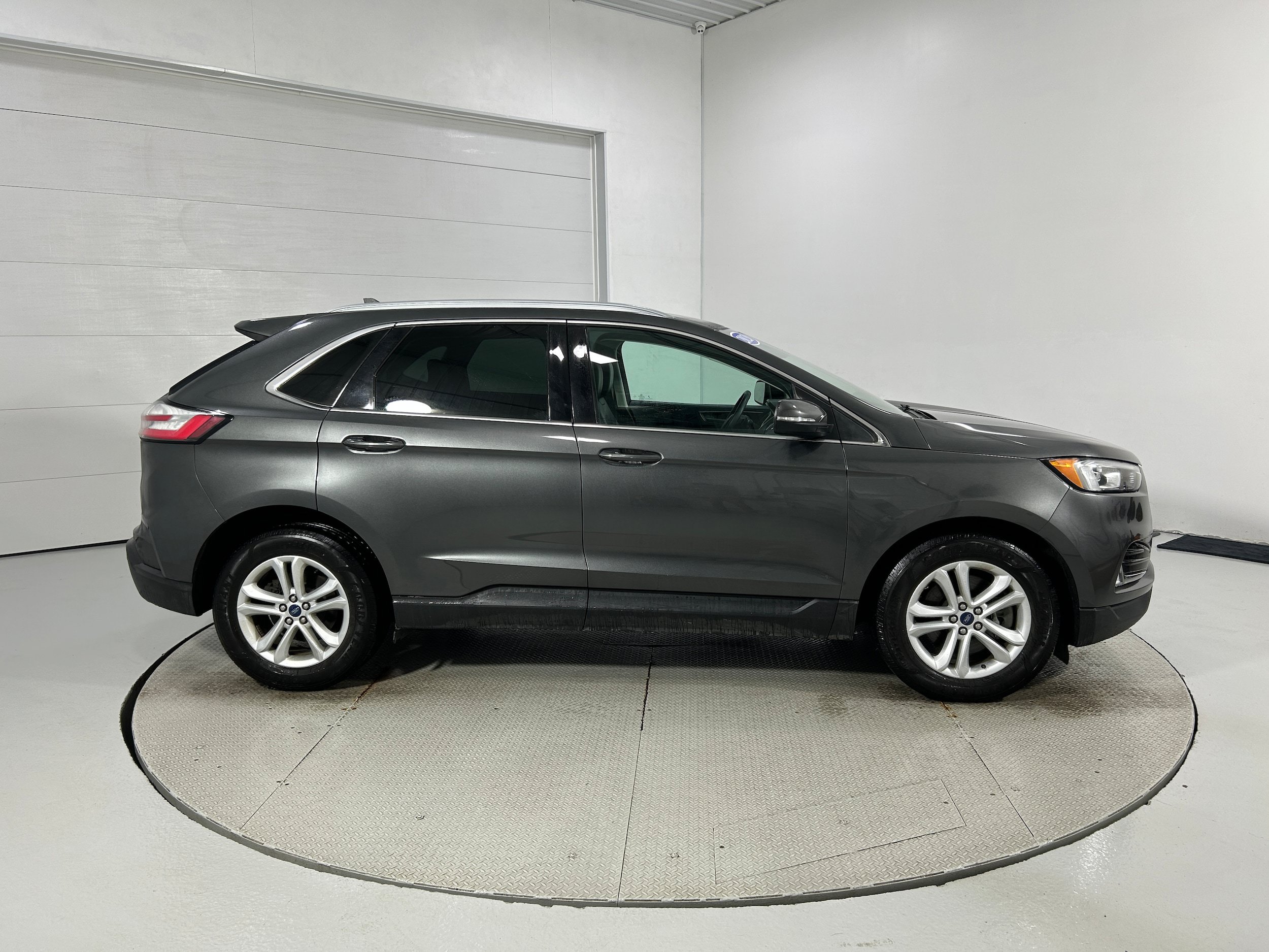 Used 2020 Ford Edge SEL AWD/4WD image 34