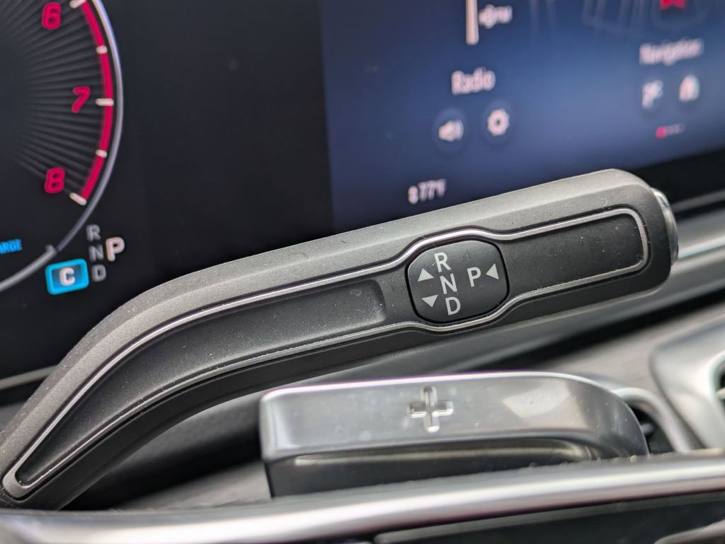 Used 2025 Mercedes-Benz GLS 450 4MATIC image 18