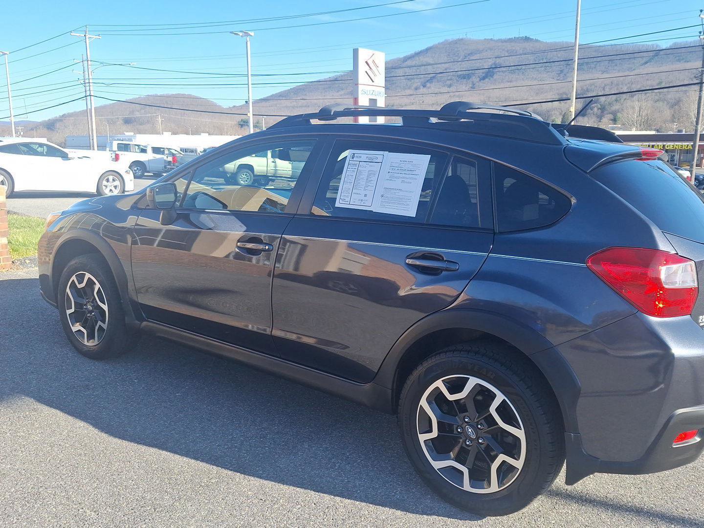 Used 2017 Subaru Crosstrek 2.0i Premium w/ Moonroof Package AWD/4WD image 5