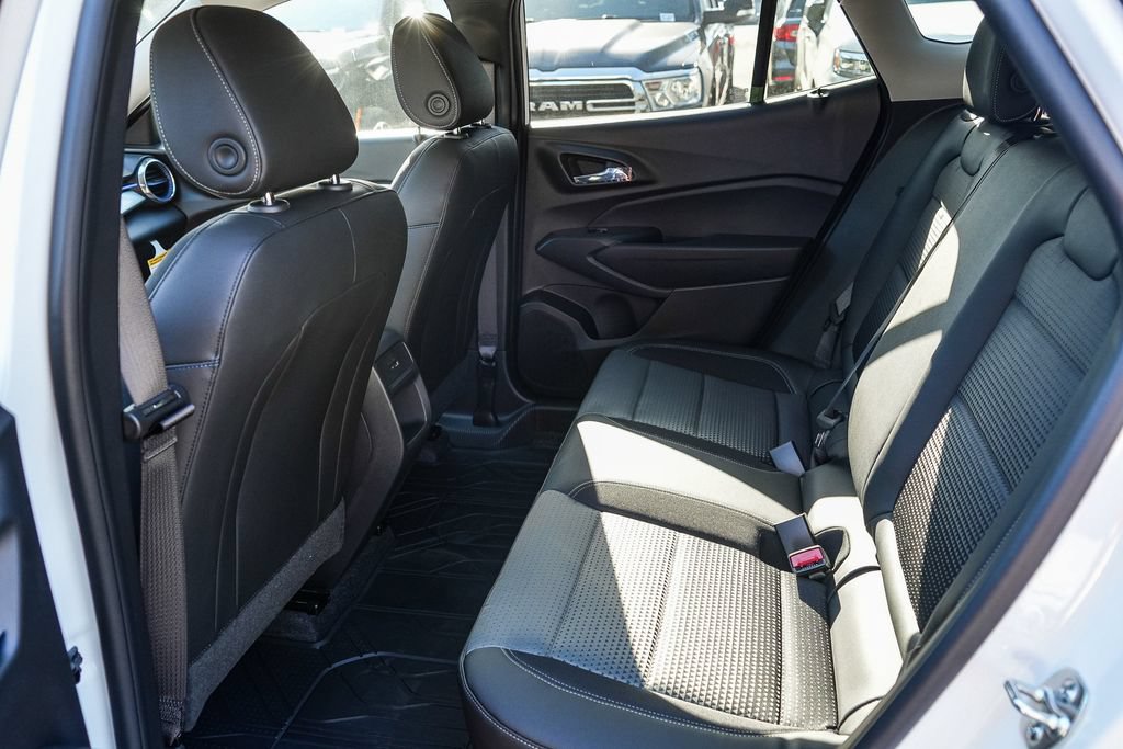 New 2026 Chevrolet Trax LT w/ Driver Confidence Package FWD image 17