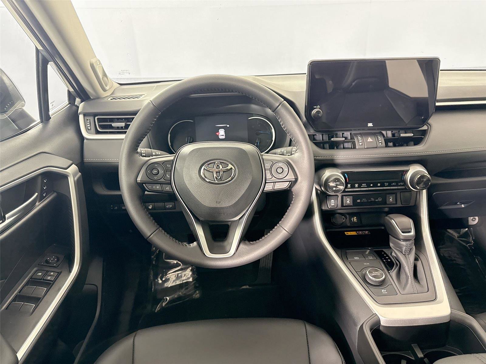 Used 2025 Toyota RAV4 XLE Premium image 35