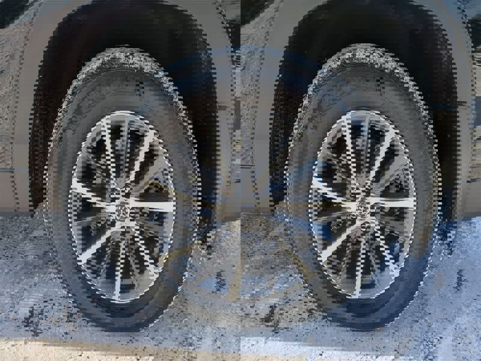 Used 2019 Toyota Highlander XLE image 14