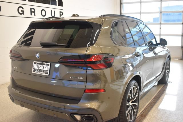 New 2026 BMW X5 xDrive40i w/ M Sport Package AWD/4WD image 4
