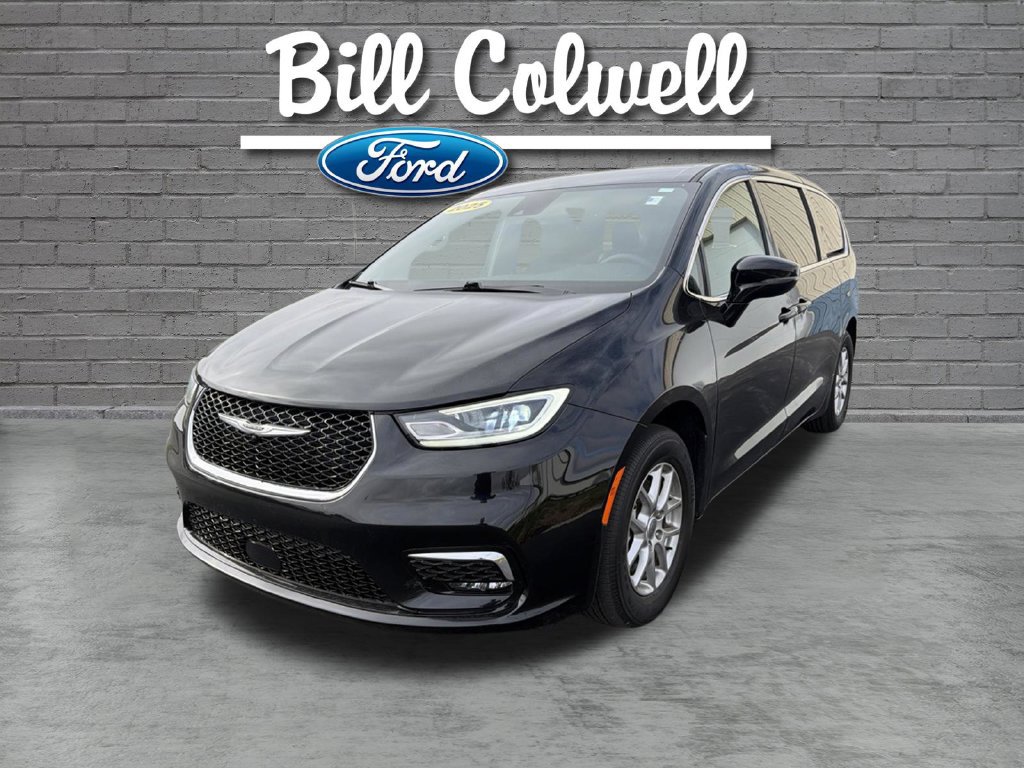 Used 2025 Chrysler Pacifica Select FWD image 9