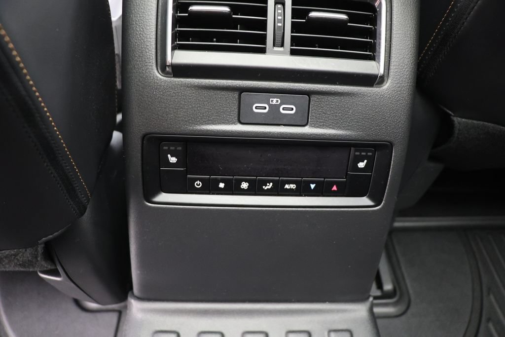 Used 2025 MAZDA CX-70 Plug-In Hybrid w/ Premium Plus AWD/4WD image 12