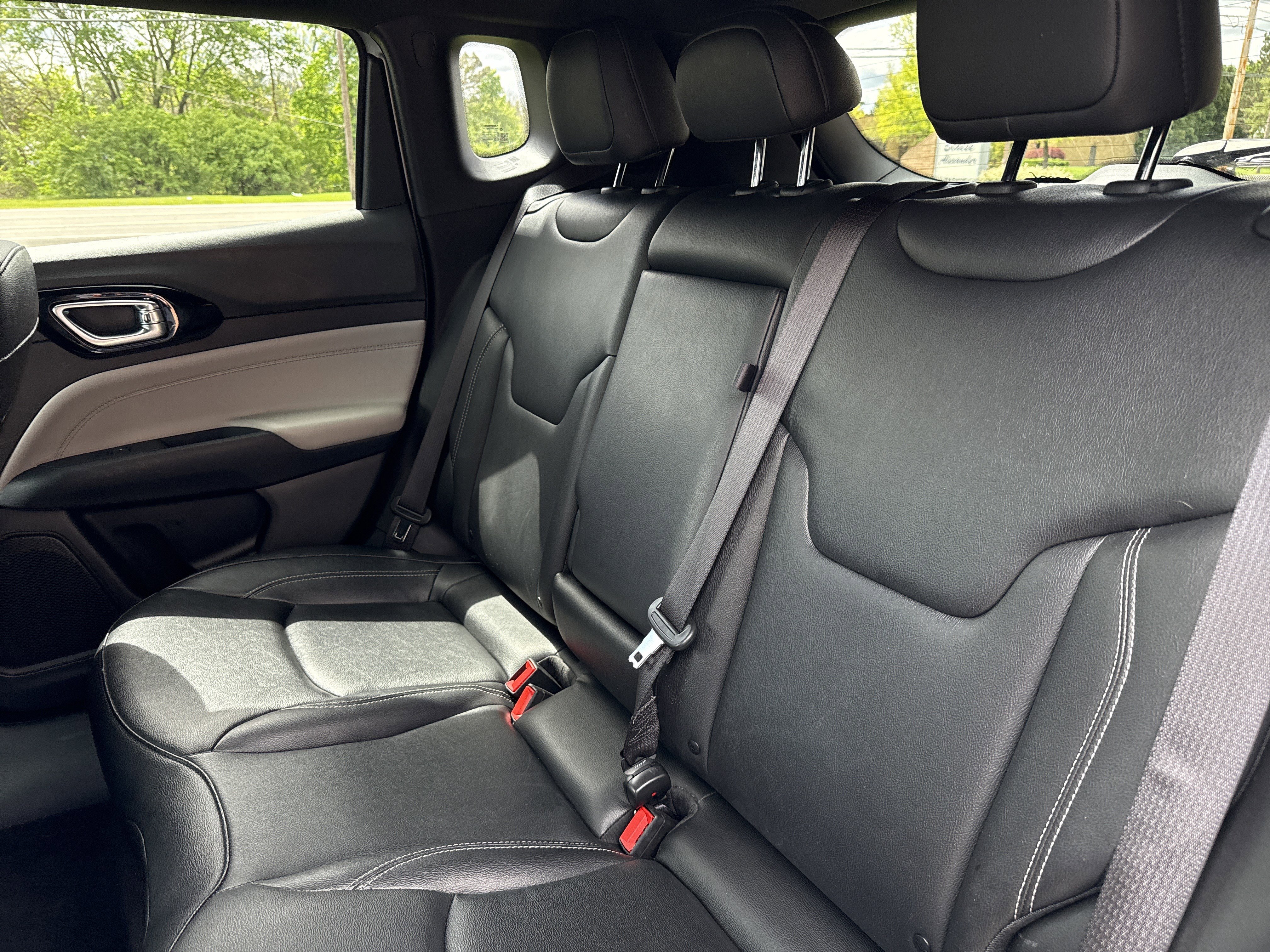 Used 2025 Jeep Compass Limited AWD/4WD image 15