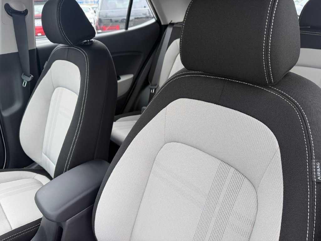 New 2026 Hyundai Venue SEL FWD image 13